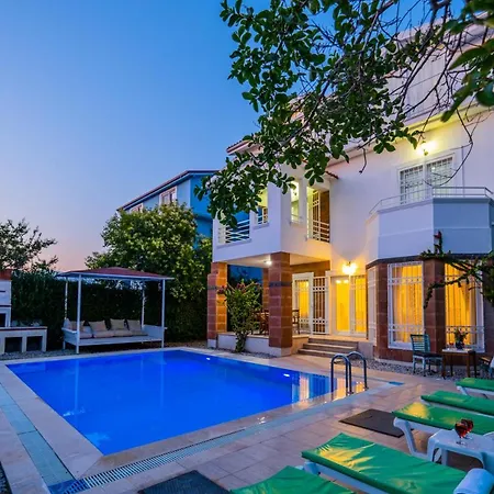 Βίλα Infinity Beyaz Φετιγιέ